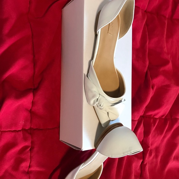 SOLD Aldo white flats: Beausoleil - Picture 2 of 2